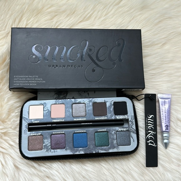 Urban Decay Smoked Eyeshadow Palette